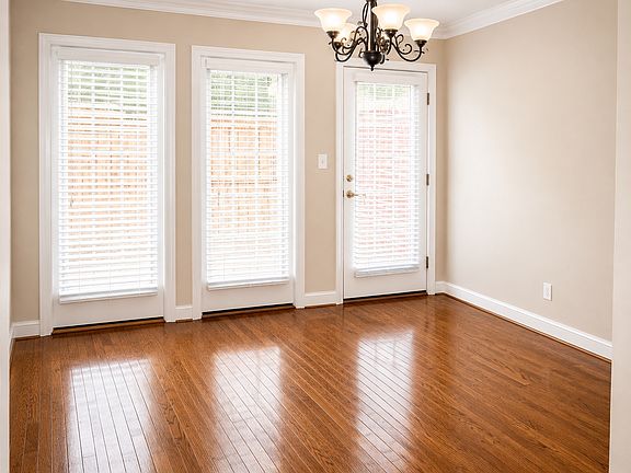 4th image of 125 Florians Dr