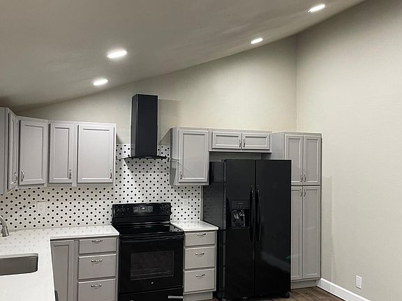 4th image of 316 Moore St APT A
