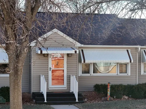 302 S Clay St, Bancroft, IA 50517