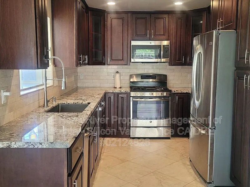 3 bed, 2.0 bath, 1293 sqft, $6,500 — Photo 3