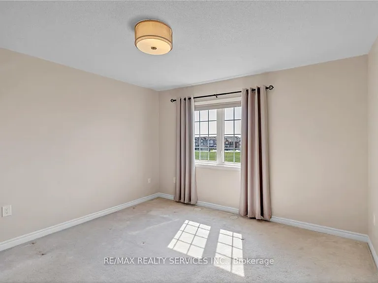 84 Bannister Cres — Photo 23