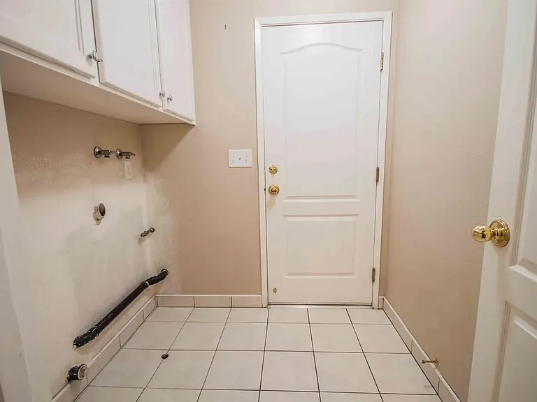 1838 E Shea Dr — Photo 32