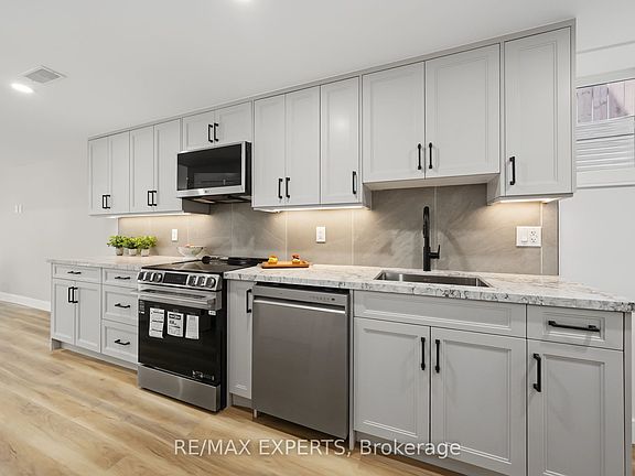 5th image of 1062 Alexandra Ave #Basement