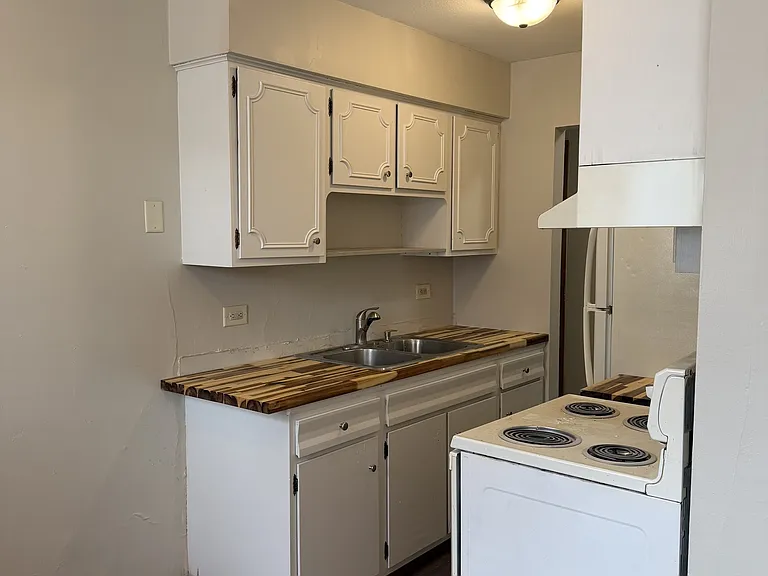 3636 Minnehaha Ave — Photo 2