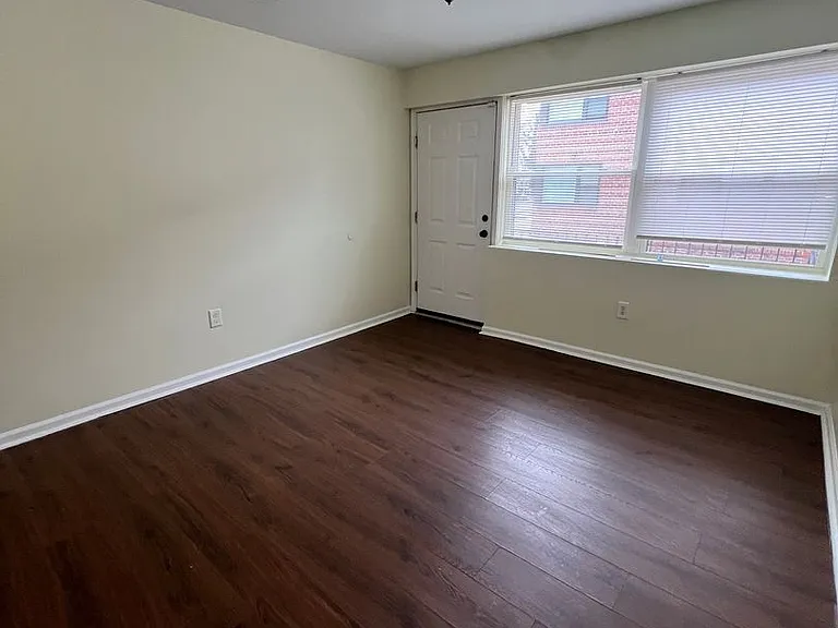 4300 Liberty Heights Ave — Photo 25