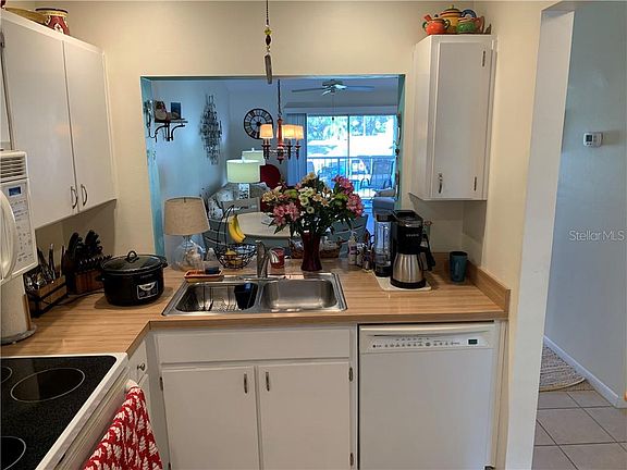 4th image of 1390 Oakhill Dr #202