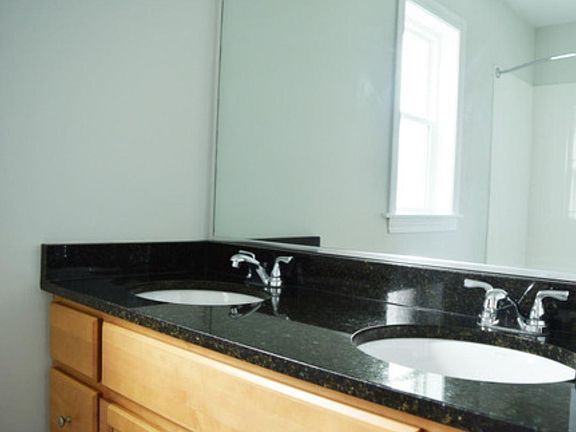 5th image of 7728 N Ashland Ave APT 1D