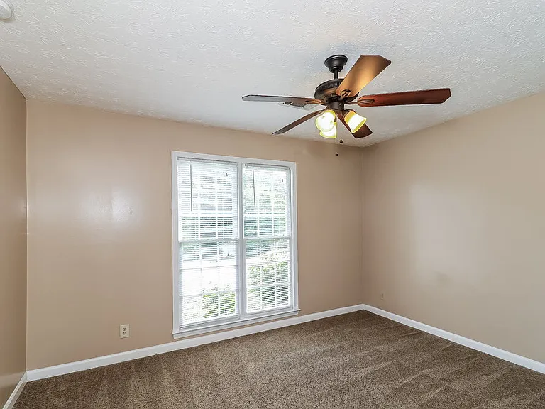 3935 Willowmeade Dr — Photo 24