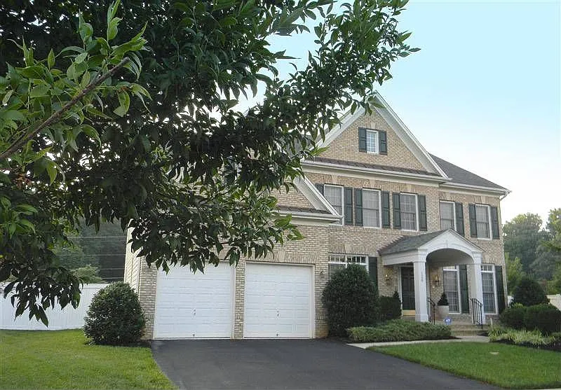 726 Crisfield Way photo 1