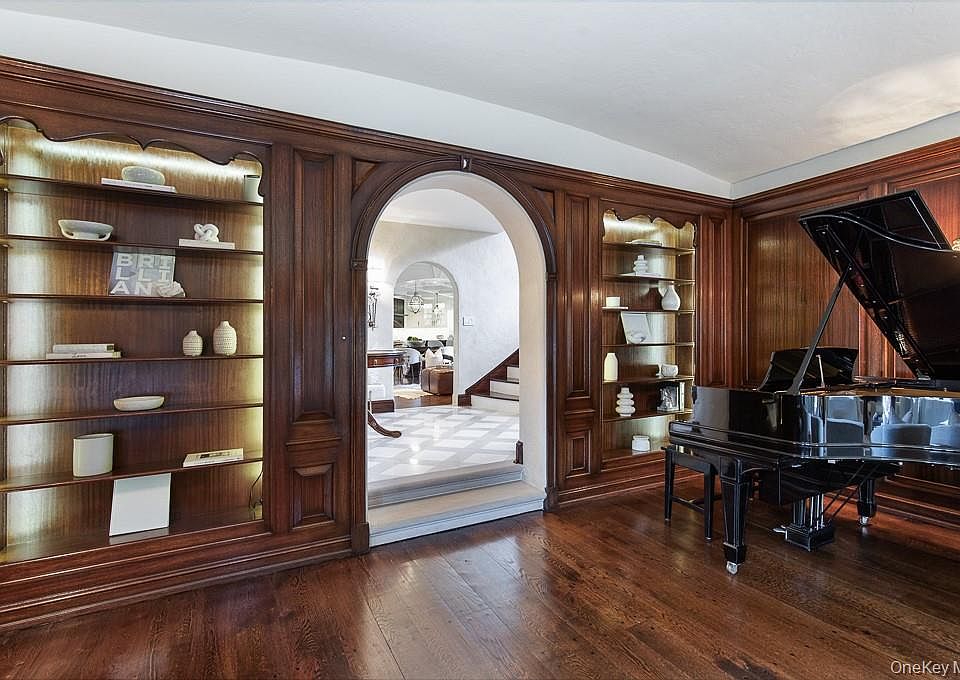 7th image of this home