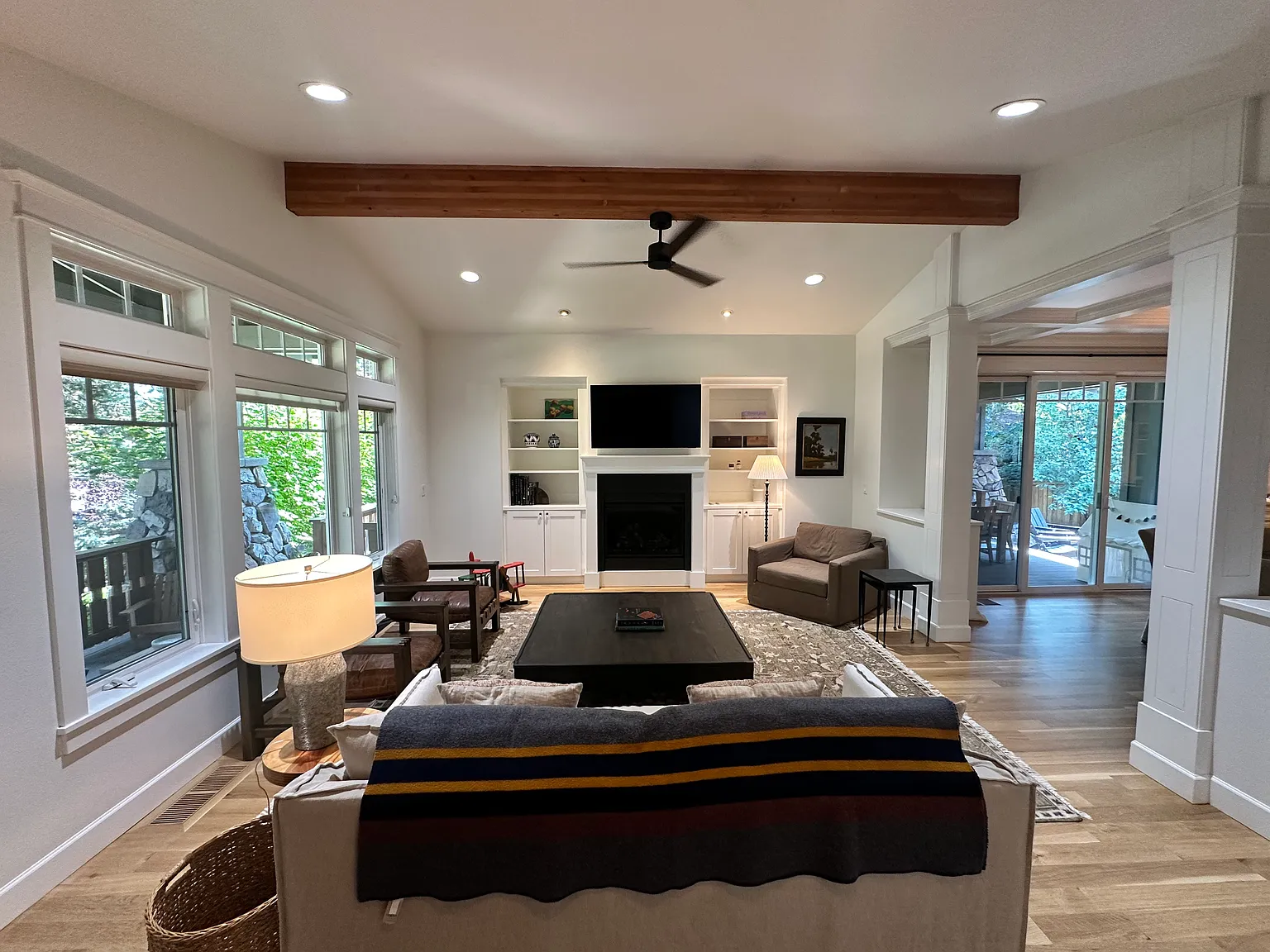 3 bed, 2862 sqft, $6,000 — Photo 2