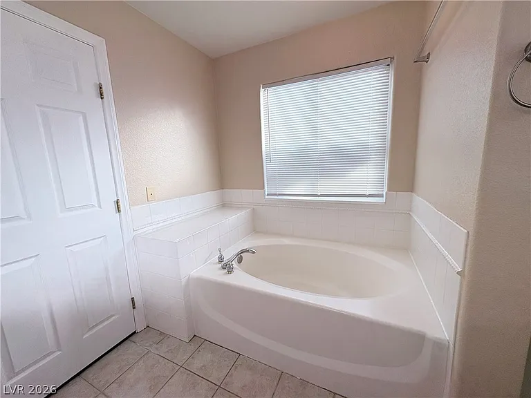 6544 Timberview Ct — Photo 32