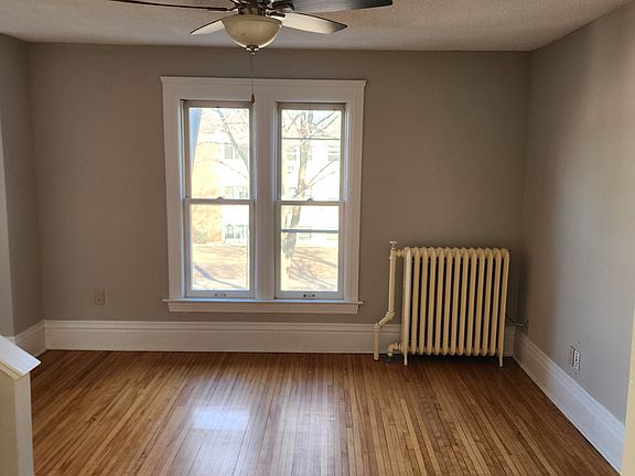 5th image of 2644 Emerson Ave S #2