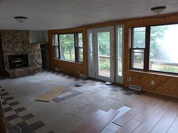 2nd image of E5732 Waukaunaka St