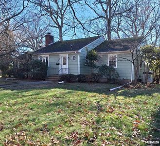 284 Village Pl, Wyckoff, NJ, 07481