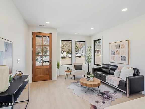 3rd image of 1930 Dodson Ave