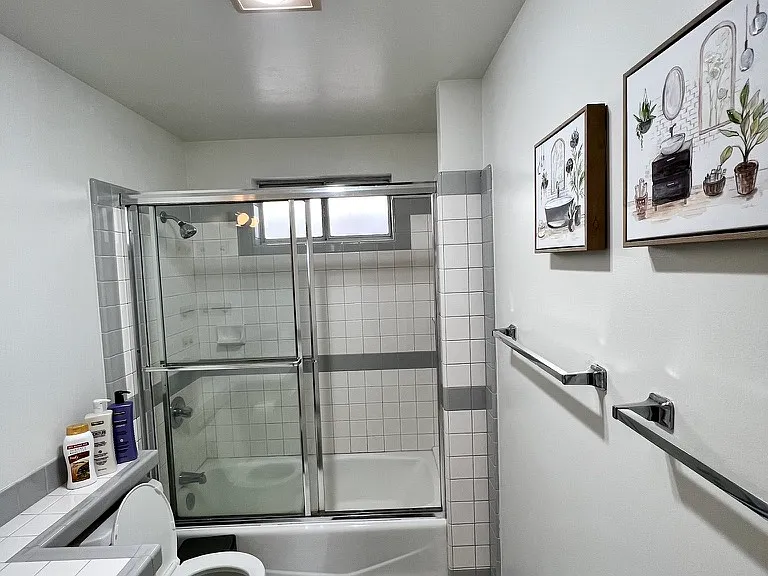 241 Harrison Ave — Photo 20