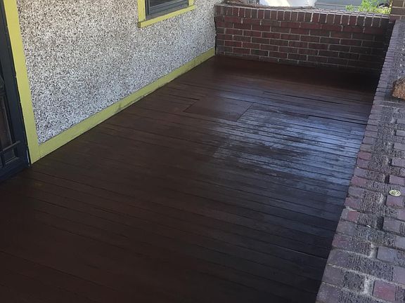 Ample front porch- large enough for furniture, outdoor dining