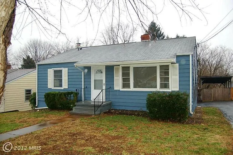 352 Jefferson St photo 1