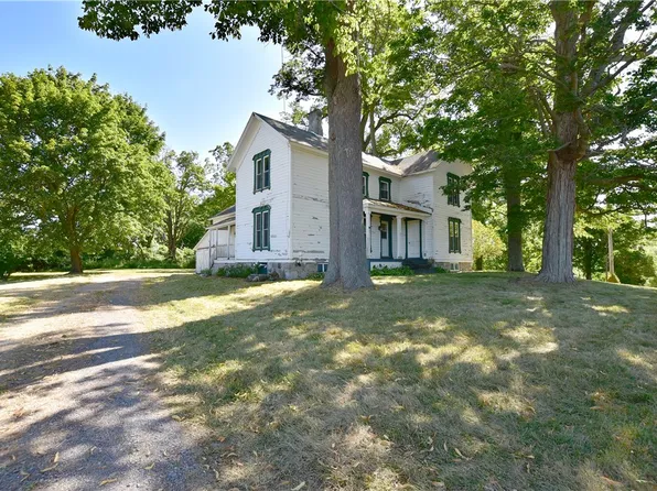 4454 Rockefeller Rd, Auburn, NY 13021