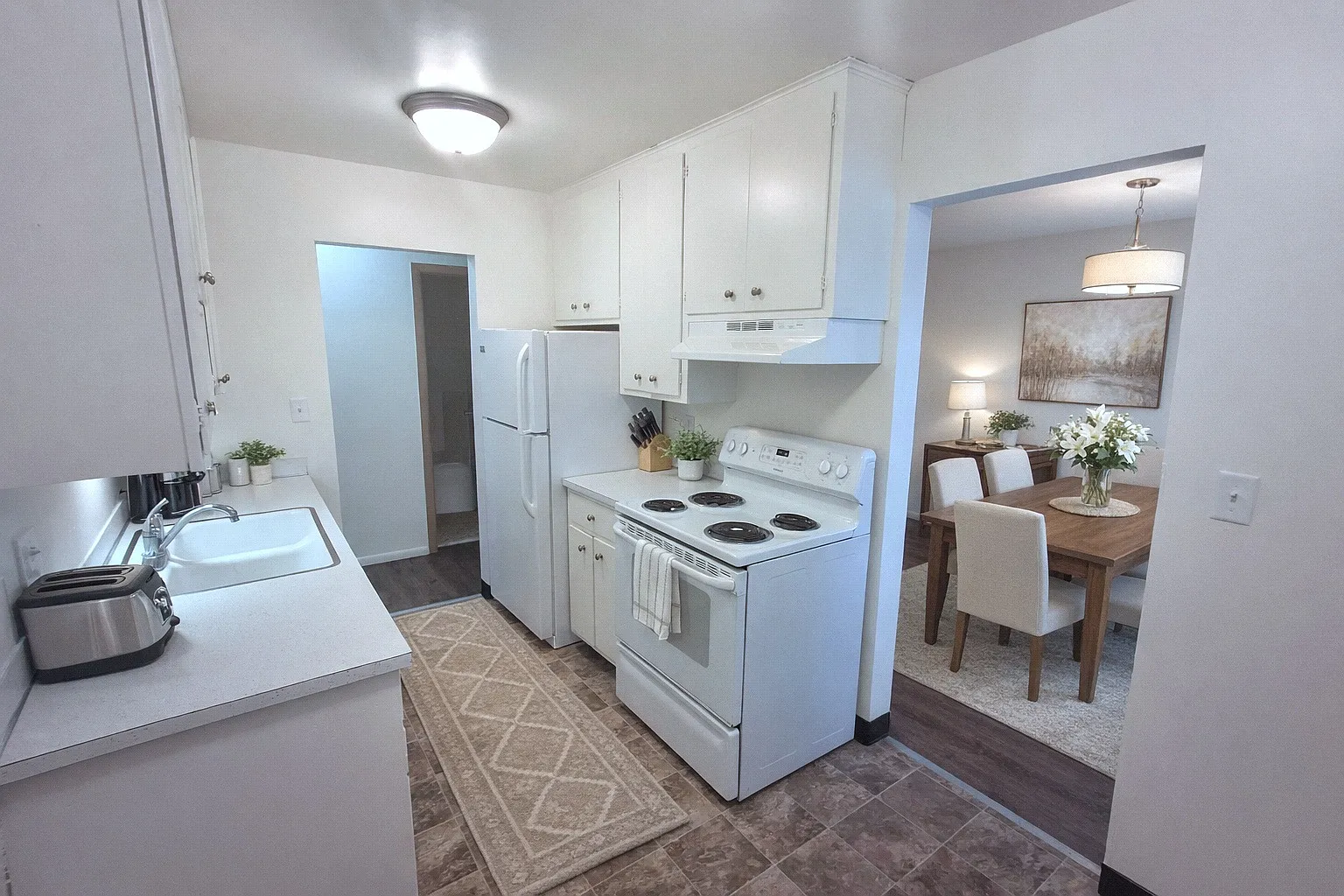 English Conway Place — Photo 2