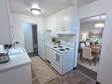 Renovated 1 Bedroom (ground nac)