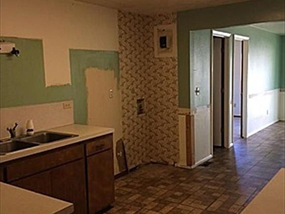 4th image of 413 E 52nd St