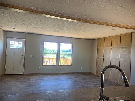 3rd image of 634 Towers Dr