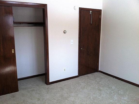 4th image of 219 Brainard St
