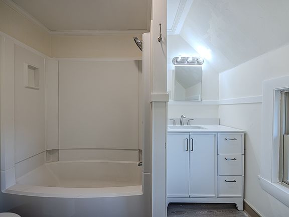 4th image of 354 Union Ave #2