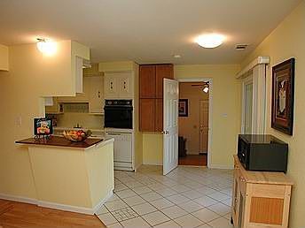 5th image of 4728 Isabella Ave