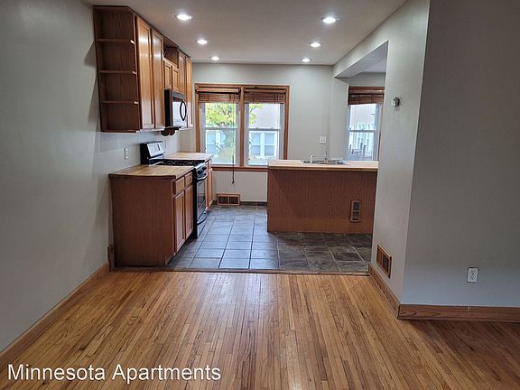 4th image of 950 Cleveland Ave S Unit 1