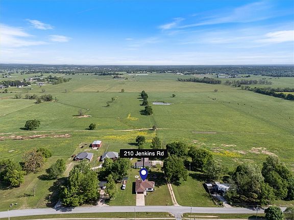 4th image of 210 Jenkins Rd
