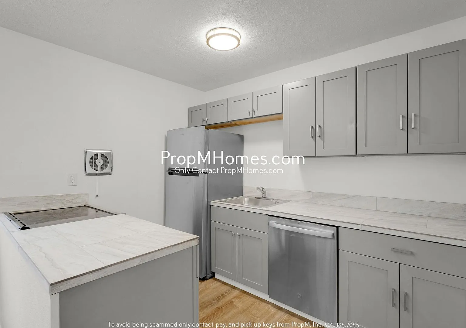 Updated 2BR in the Heart of Oregon City! — Photo 2
