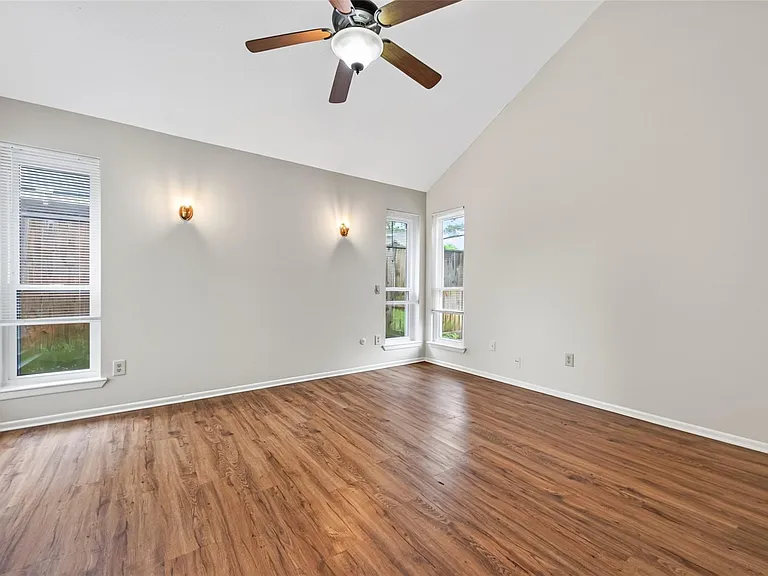 10419 Appleridge Dr — Photo 23