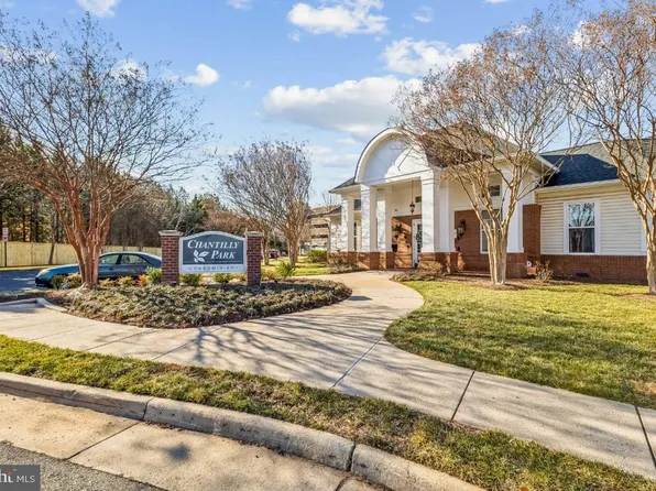 3810 Lightfoot St Unit 404, Chantilly, VA 20151