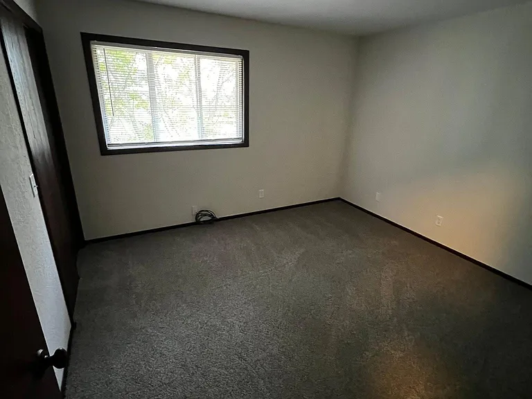 1204 Hillside Dr #4 — Photo 3