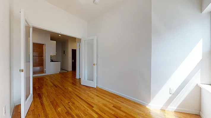 Rented by Bond New York | media 34