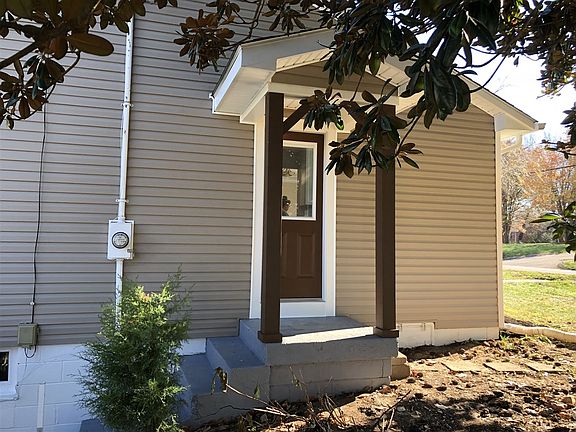 3rd image of 419 E Main St