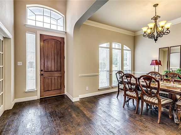4th image of 8104 Summerleaf Dr