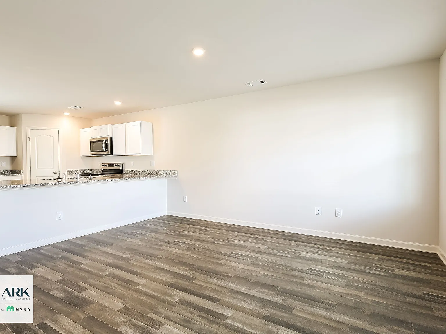 3 bed, 3.0 bath, 1566 sqft, $1,830 — Photo 4