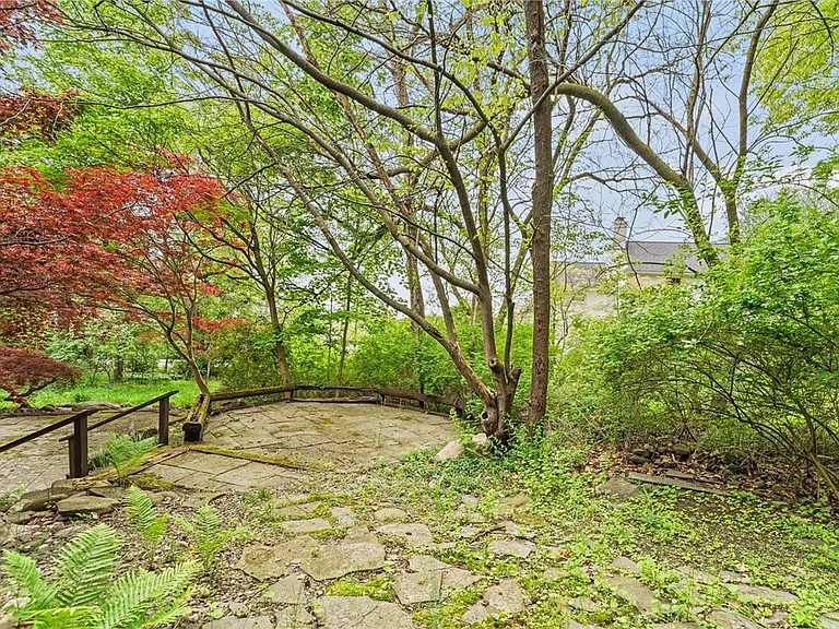 102 Corson Pl — Photo 43