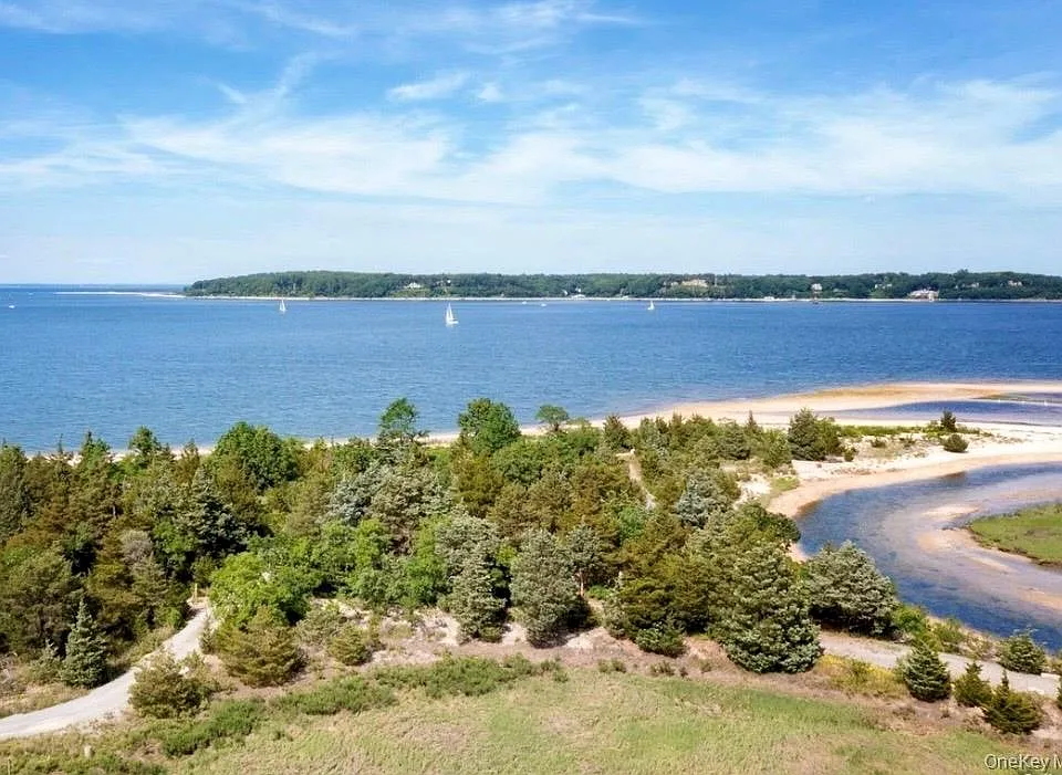 224 Centre Island Rd