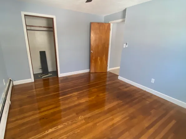 17 1st Ave Floor 2, Leominster, MA 01453