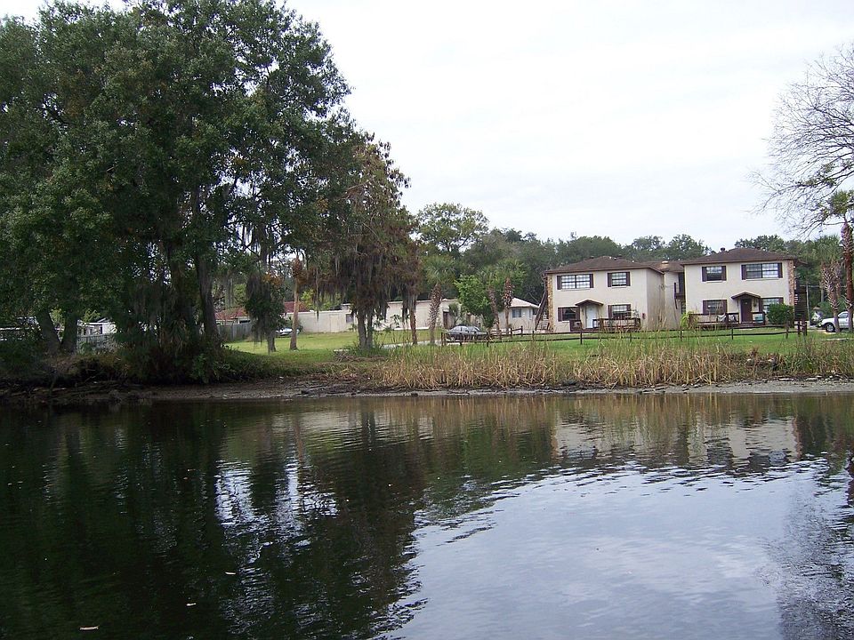 1st image of 910 Alicia Ave