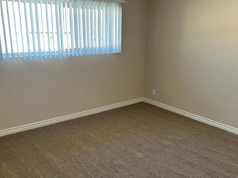 El Cortez Apartments — Photo 17