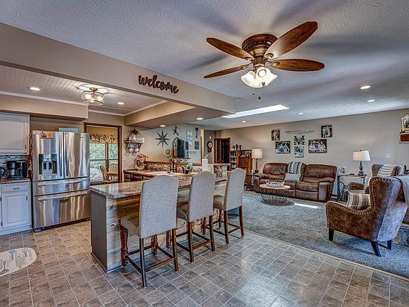 4th image of 319 Constellation Ln