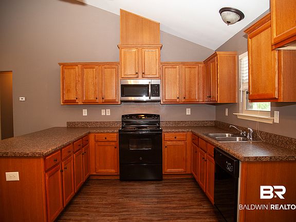 5th image of 9530 Fox Hunter Ct W