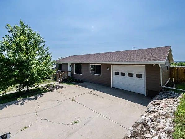 105 Bulow Dr, Pierre, SD 57501