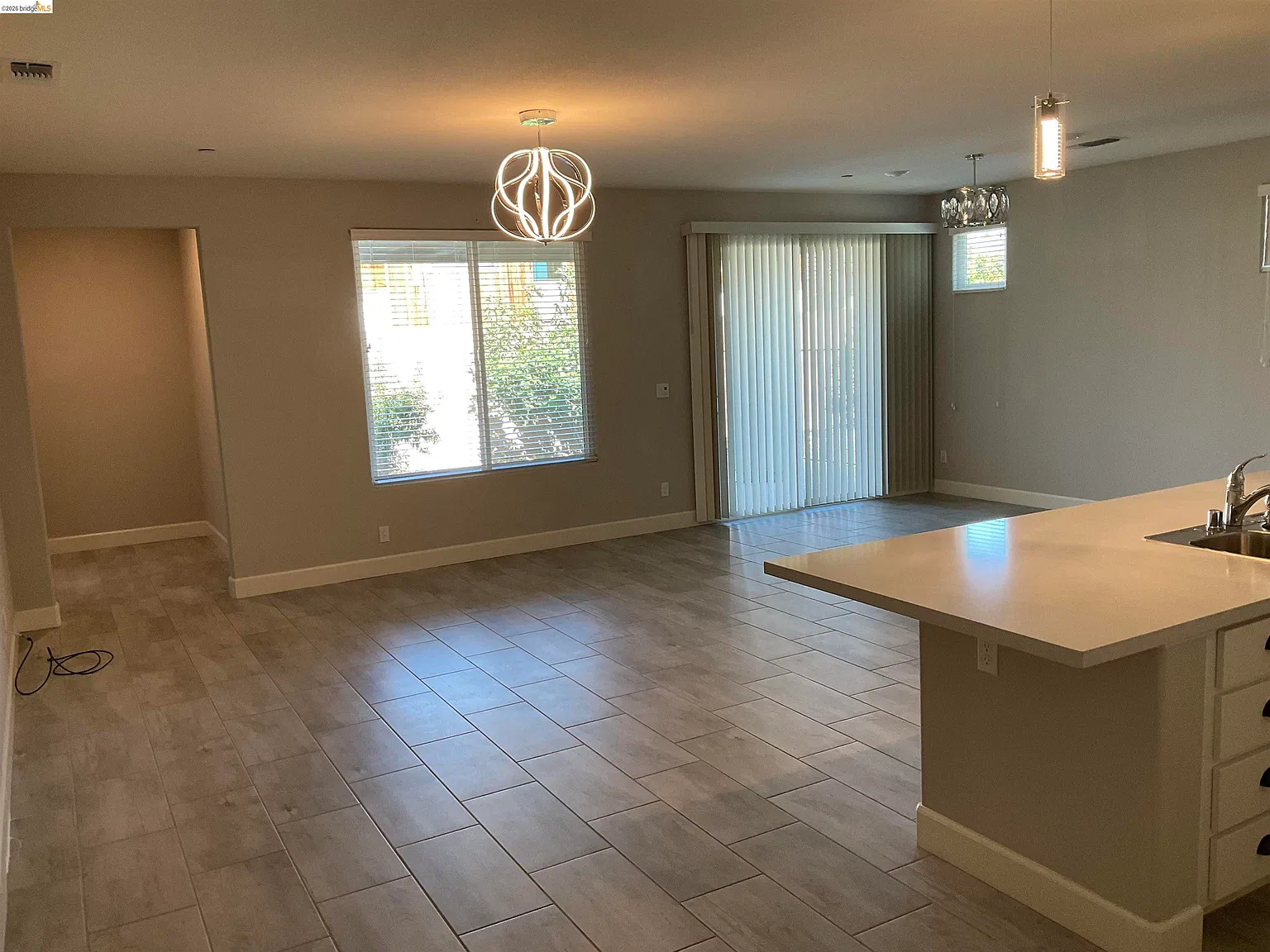 3 bed, 2.0 bath, 1626 sqft, $3,225 — Photo 3
